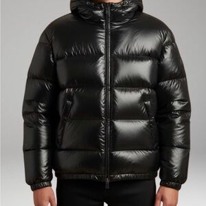 Men's Sleek Black Hooded Puffer Jacket